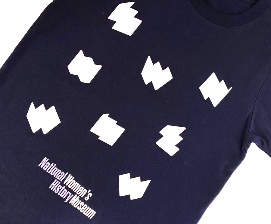 Floating 'W' Youth Tee – National Women's History Museum